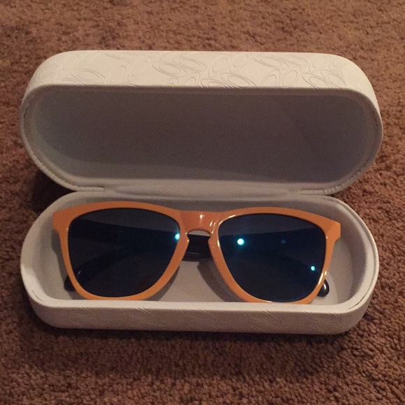oakley frogskins case
